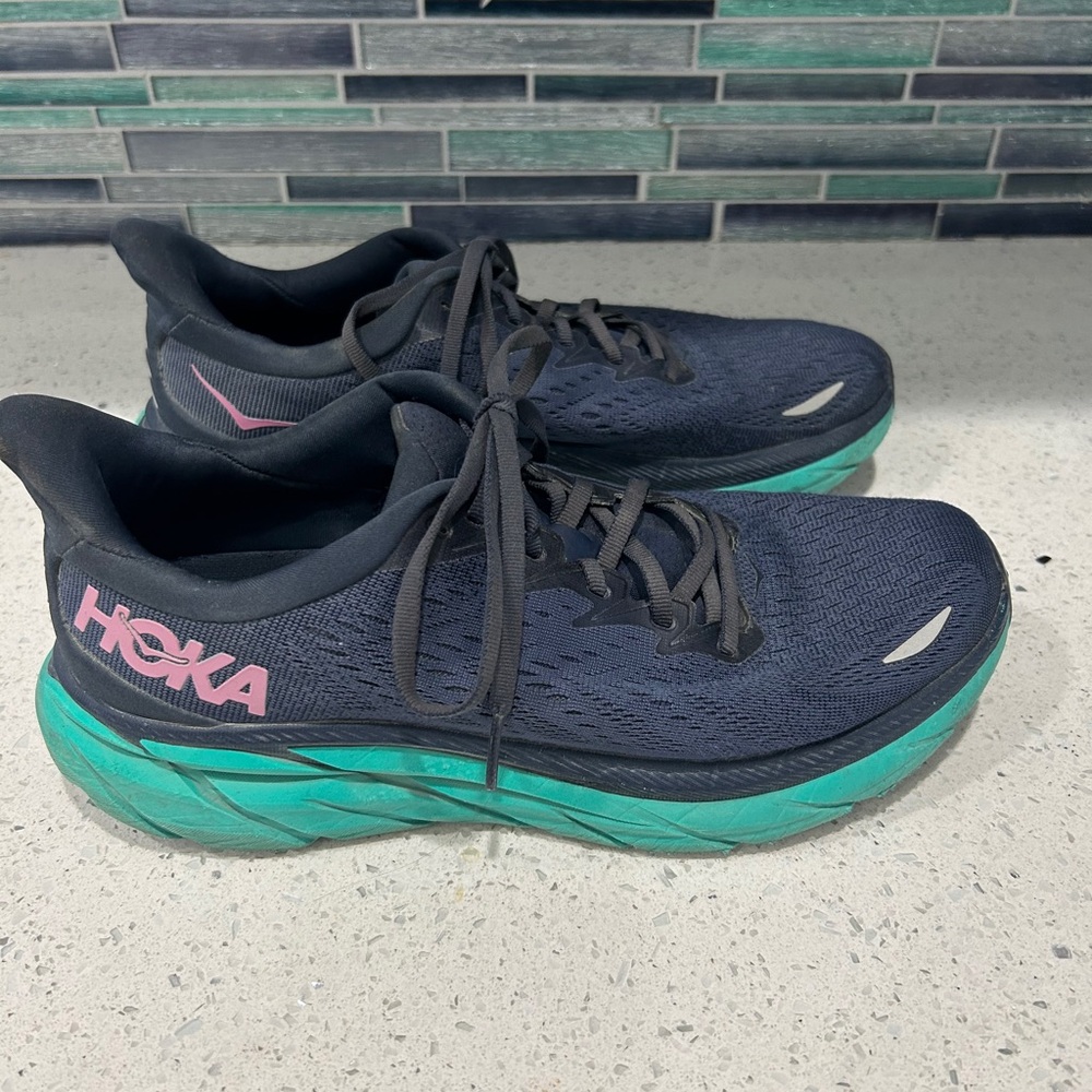 Hoka Clifton’s, size 9.5